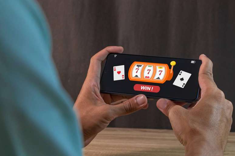 Voc&ecirc; tamb&eacute;m pode jogar pelo celular nas melhores plataformas de slots