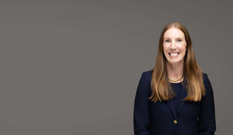 A professora Anna Cominsky dirige a Cl&iacute;nica de Defesa Penal da Faculdade de Direito de Nova York