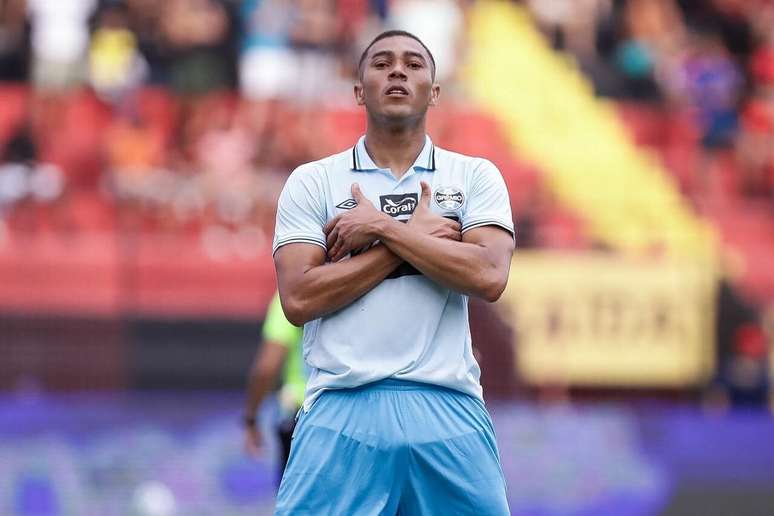 Carlos Vin&iacute;cius se destaca no Gr&ecirc;mio e fala em vestir a Amarelinha &ndash; Rafael Vieira/Gr&ecirc;mio FBPA