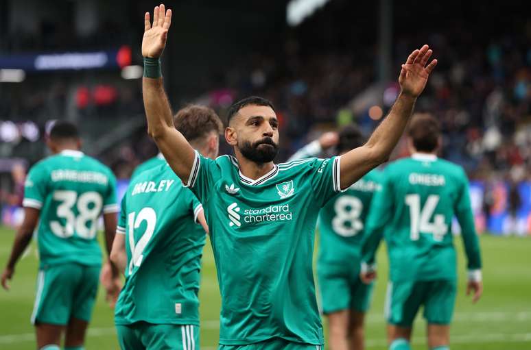 Salah comemorando um gol pelo Liverpool 