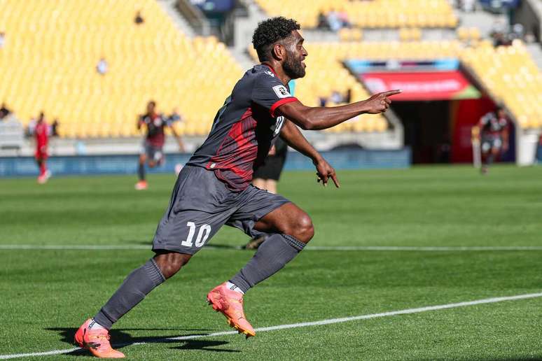 Georges Gopes-Fenepej marcou duas vezes na classifica&ccedil;&atilde;o da Nova Caled&ocirc;nia para a repescagem &ndash;