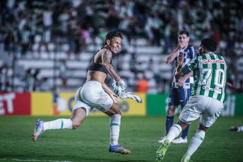 జువెంట్యూడ్ సిరీస్ Bలో ఓటమితో అరంగేట్రం చేసింది, కానీ కోపా సుల్ సుడెస్టే కోసం నమ్మకంగా చేరుకుంది -