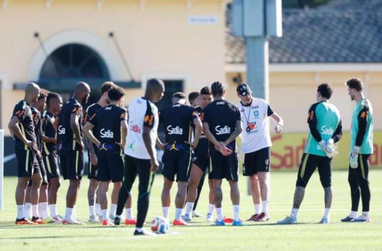 USAలో శిక్షణ పొందిన మొదటి రోజున అన్సెలోట్టికి సమస్యలు ఉన్నాయి -