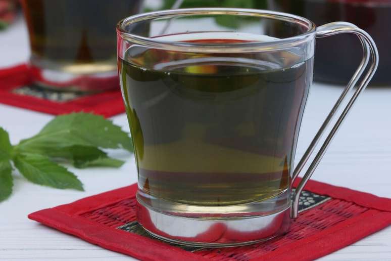 Ch&aacute; antioxidante com ch&aacute; verde e lim&atilde;o 