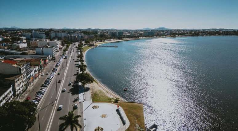 O local recebe anualmente diversos eventos de kitesurf, por possuir uma das melhores raias do mundo para a pr&aacute;tica, al&eacute;m de competi&ccedil;&otilde;es de moto aqu&aacute;tica e regatas de vela, entre outros