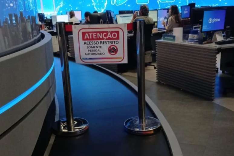 Placa colocada ap&oacute;s ordem de William Bonner