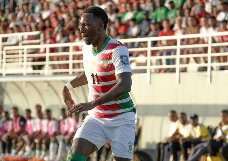 Sheraldo Becker tenta assumir protagonismo dentro da Natio &ndash;