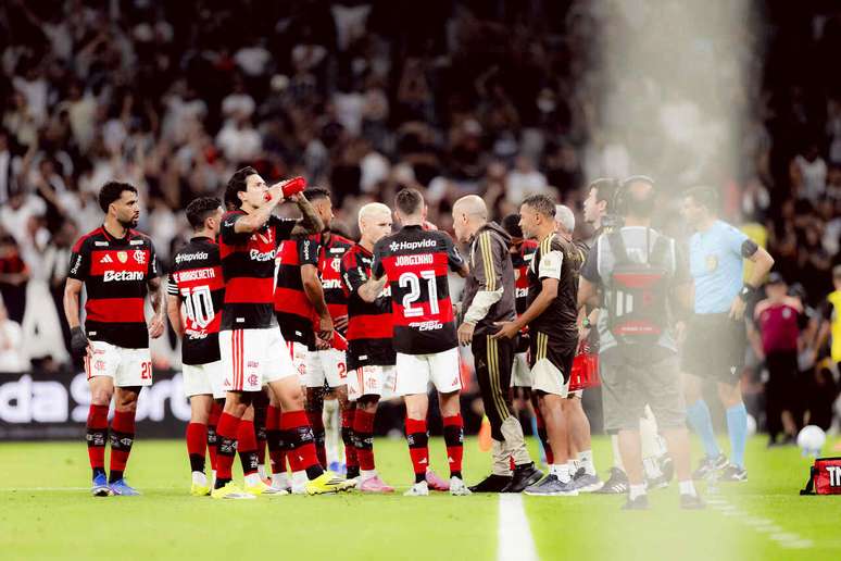 Leonardo Jardim tem espinha dorsal &ldquo;preferida&rdquo; no Flamengo &ndash;