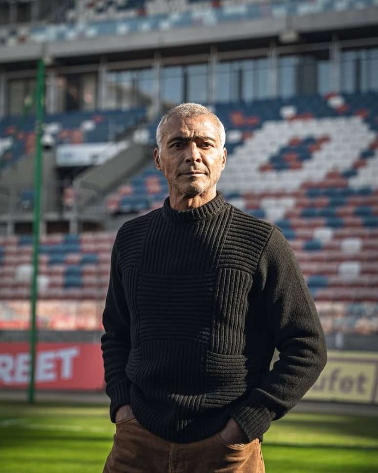Ex-atacante Rom&aacute;rio