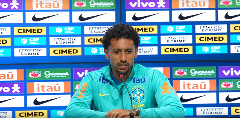 Marquinhos concedendo coletiva de imprensa 