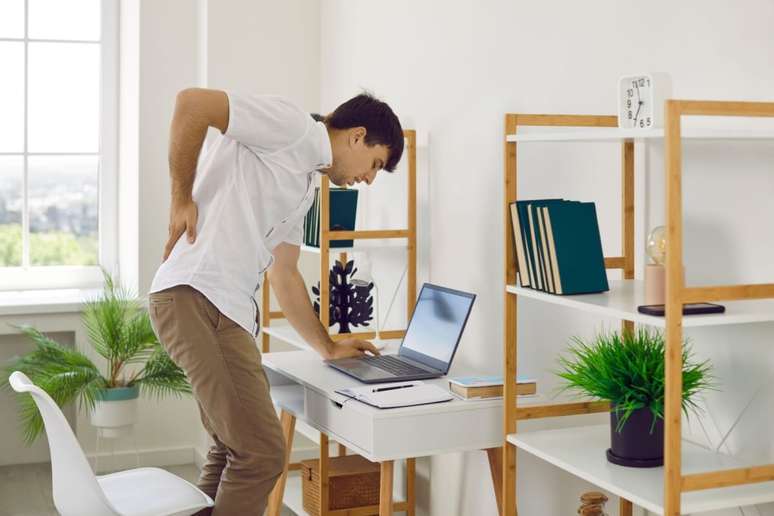 வழக்கமான இயக்கம் இல்லாததால் தசை வெகுஜன இழப்பு, நெகிழ்வுத்தன்மை குறைதல் மற்றும் மூட்டு அல்லது தசை வலி அதிக நிகழ்வுகளுக்கு வழிவகுக்கும்.