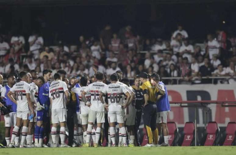 சாவோ பாலோவைப் பயிற்றுவிக்க ரோஜருக்கு சுமார் பத்து நாட்கள் இருக்கும் -