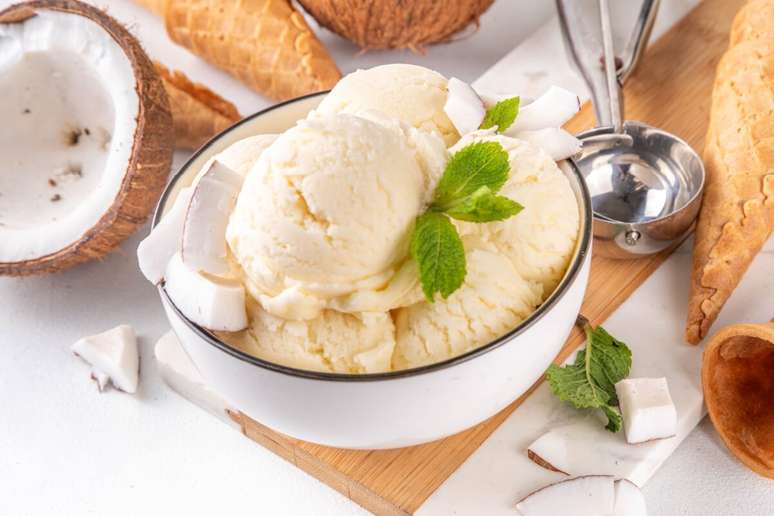 Sorvete de coco cremoso 