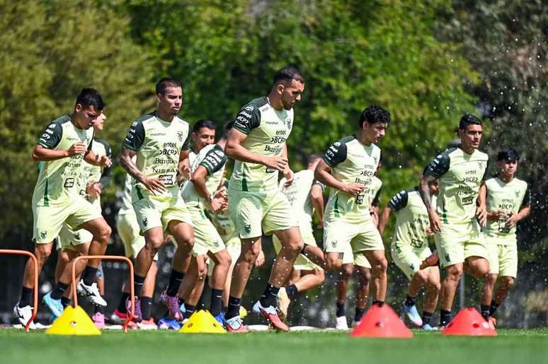 Bol&iacute;via n&atilde;o disputa uma Copa desde 1994 &ndash;