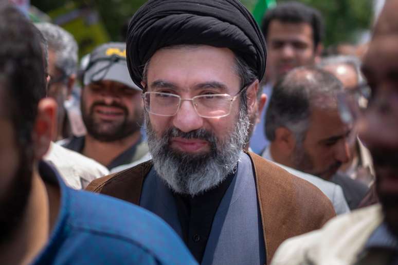 Mojtaba Khamenei declarou que o Ir&atilde; 'n&atilde;o deixar&aacute; de vingar o sangue' dos cidad&atilde;os iranianos mortos na guerra