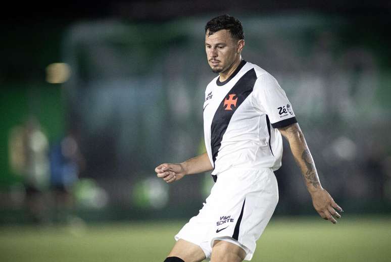 Hugo Moura foi a grande surpresa e virou titular com Renato &ndash;