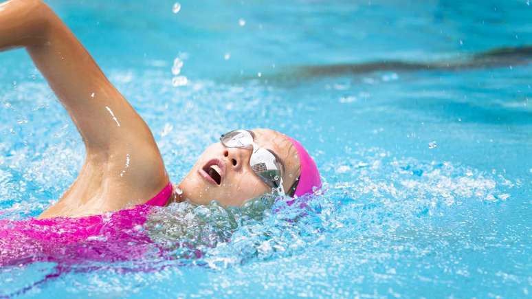 Exerc&iacute;cios em meio aqu&aacute;tico podem gerar est&iacute;mulos diferentes no sistema cardiovascular &ndash; depositphotos.com / tomwang