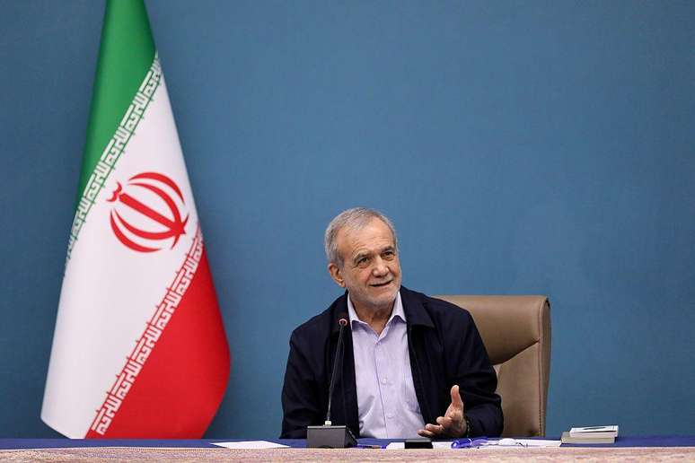 Durante as elei&ccedil;&otilde;es iranianas de 2024, Masoud Pezeshkian recebeu 53,3% dos mais de 30 milh&otilde;es de votos apurados