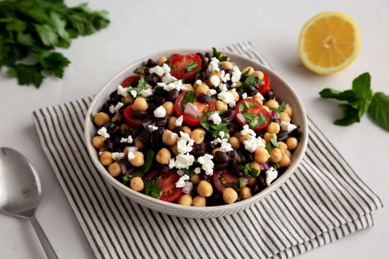 O feij&atilde;o-preto ajuda na regenera&ccedil;&atilde;o e fortalecimento das fibras musculares 