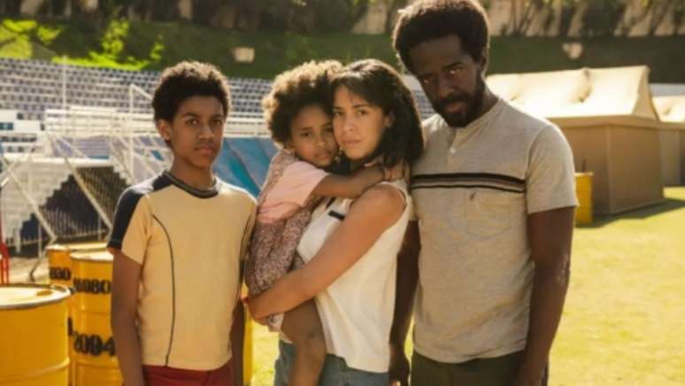 Fam&iacute;lia de Celeste, inspirada em Leide das Neves; a menina de 6 anos morreu 