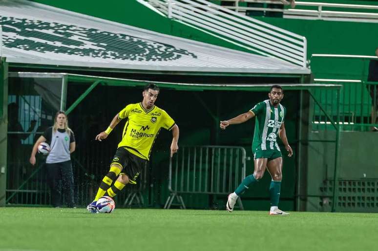 S&atilde;o Bernardo parte para o ataque. Mas os paulistas acabam&nbsp; perdendo para a Chapecoense.