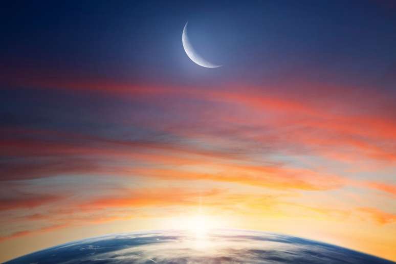 A Lua Crescente &eacute; vista com mais facilidade do fim da tarde at&eacute; o in&iacute;cio da noite 