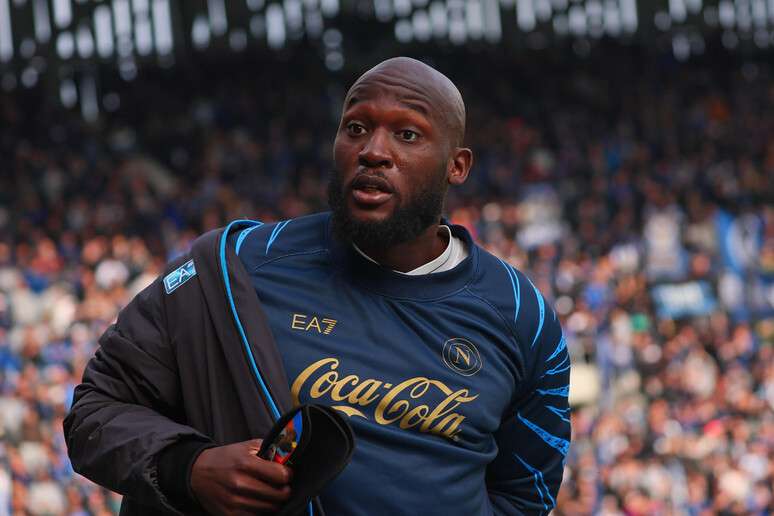 ஸ்டிரைக்கர் கிளப்புக்கு திரும்பியிருக்க வேண்டும், ஆனால் பெல்ஜியத்தில்தான் இருந்தார்