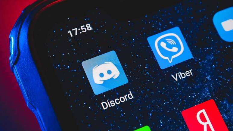 A pol&ecirc;mica em torno do Discord &eacute; alimentada principalmente por tr&ecirc;s fatores: o tipo de conte&uacute;do que pode circular em servidores privados, a percep&ccedil;&atilde;o de anonimato entre perfis e os desafios de modera&ccedil;&atilde;o &ndash; depositphotos.com / stLegat