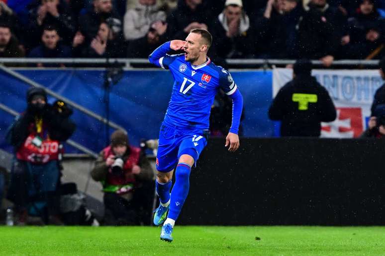 స్లోవేకియా రెండుసార్లు స్కోర్‌బోర్డ్‌లో ముందుంది –