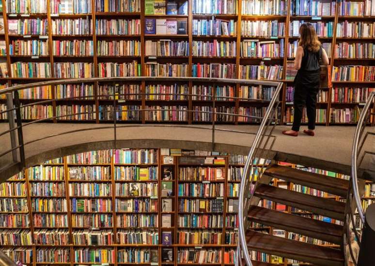 Indica&ccedil;&otilde;es, sites de compras e criadores de conte&uacute;do est&atilde;o entre os principais meios de descoberta de novos t&iacute;tulos