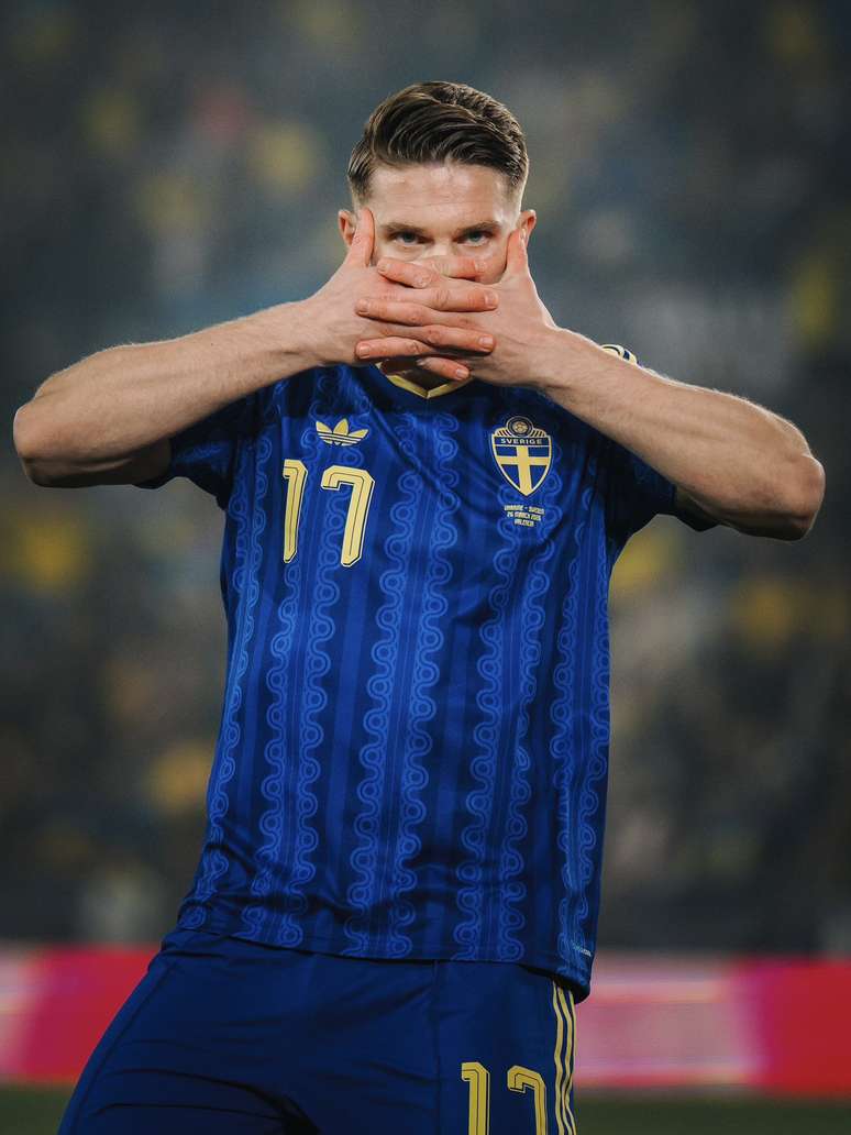 Gyokeres comemorando um dos gols suecos 