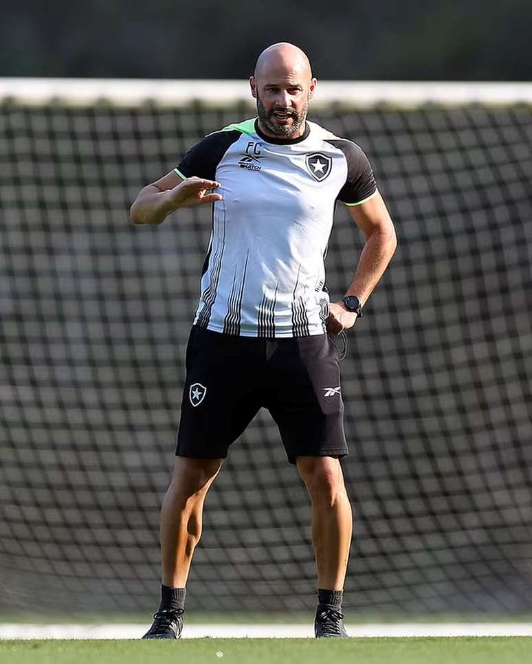 Franclim Carvalho durante o treino do Botafogo 