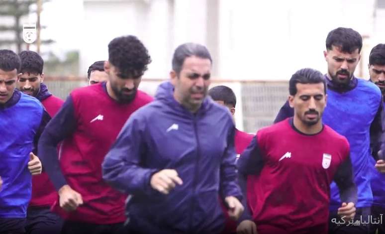 பயிற்சியில் ஈரான் வீரர்கள் –