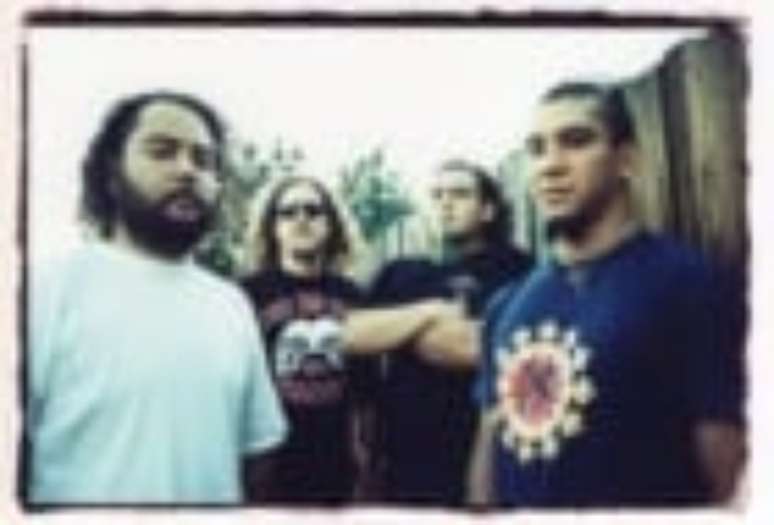 Raimundos com a forma&ccedil;&atilde;o original (Fred, Canisso, Dig&atilde;o, Rodolfo)