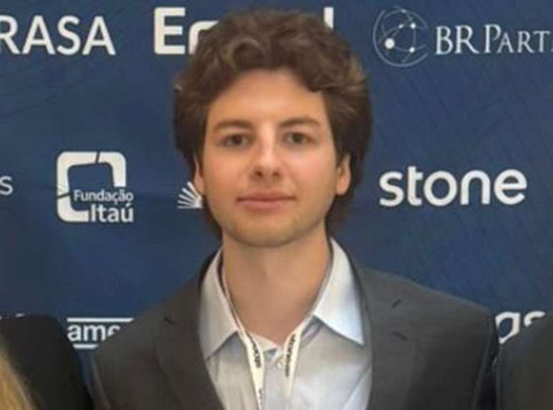 Rafael cursa Finan&ccedil;as e Contabilidade em Boston &ndash;