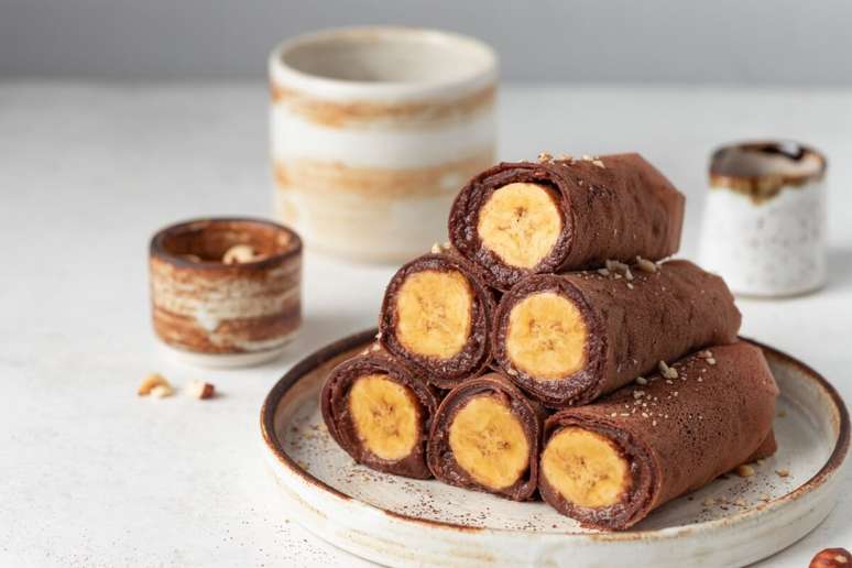 Rolinho de banana com massa de cacau 