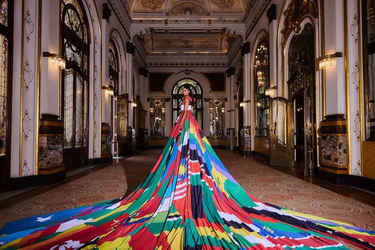 Amsterdam Rainbow Dress, iniciativa que rodou o mundo, chega a S&atilde;o Paulo