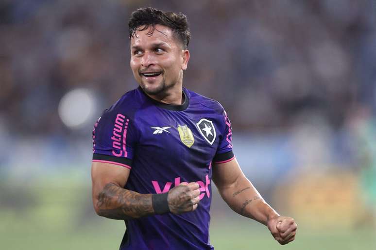 S&atilde;o Paulo tenta a contrata&ccedil;&atilde;o do atacante Artur &ndash;