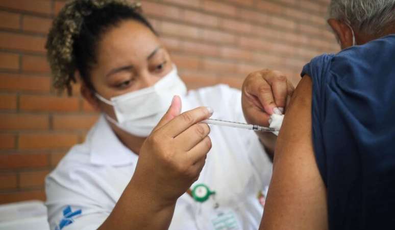 காய்ச்சல் மற்றும் அதன் சிக்கல்களைத் தடுக்க தடுப்பூசி மிகவும் பயனுள்ள வழியாகும்.