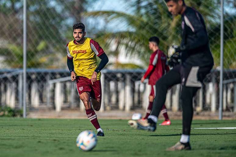 கோபா டோ நார்டெஸ்டேயில் தனது முதல் வெற்றியை வெல்ல CRB கடினமாக பயிற்சி செய்கிறது -