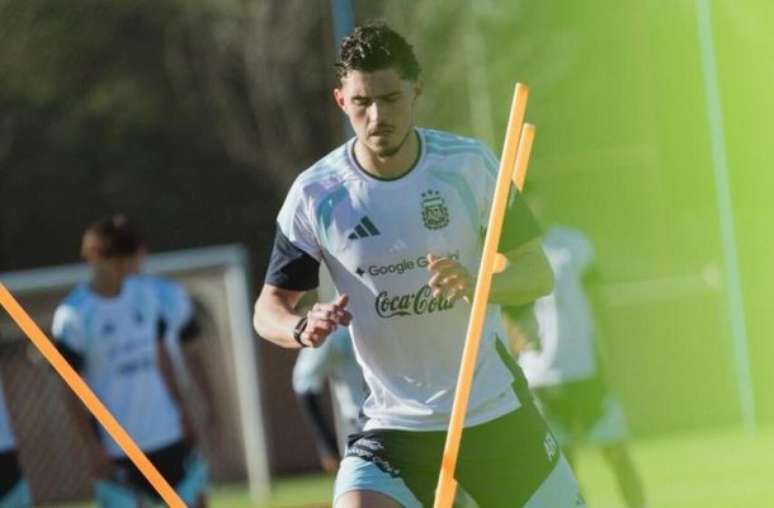 Divulga&ccedil;&atilde;o/AFA - Legenda: Joaqu&iacute;n Panichelli teve ruptura dos ligamentos cruzados do joelho direito e deve ficar fora por seis meses