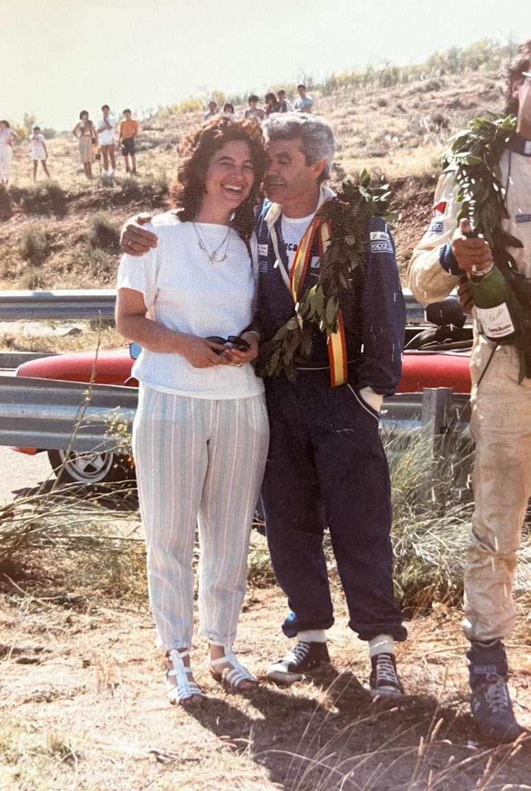 O amor de Juan L&oacute;pez pela sua esposa e pelas corridas de autom&oacute;veis vem de longa data