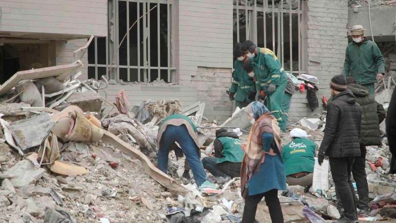 Especialistas militares afirmam que a escala e a extens&atilde;o dos danos observados em Resalat s&atilde;o compat&iacute;veis com o uso de uma bomba poderosa chamada Mark 84
