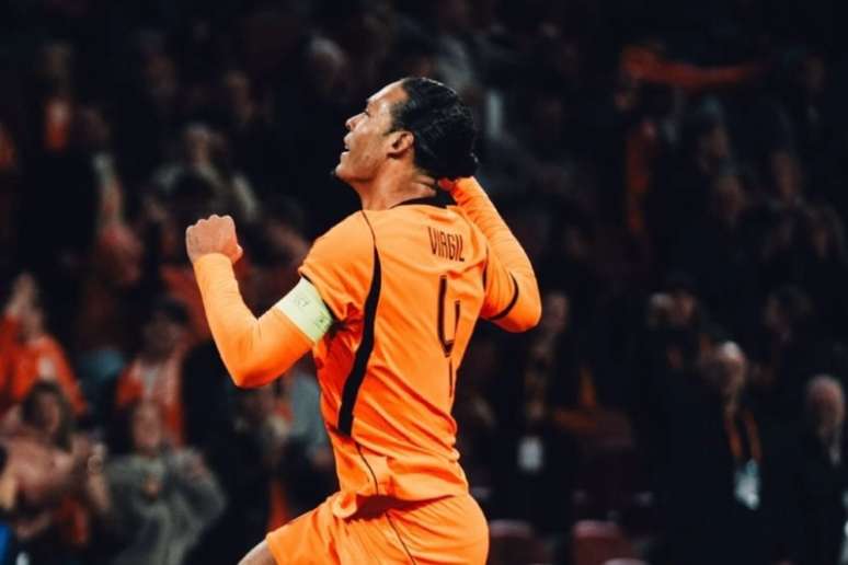 Van Dijk marcou o primeiro gol da Holanda &ndash; Reprodu&ccedil;&atilde;o / Onsoranje