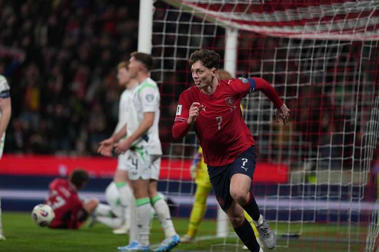 Ch&eacute;quia superou a Irlanda e avan&ccedil;ou para a final da repescagem &ndash;