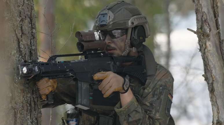 Exerc&iacute;cios de treinamento v&atilde;o preparar a Alemanha para um eventual ataque