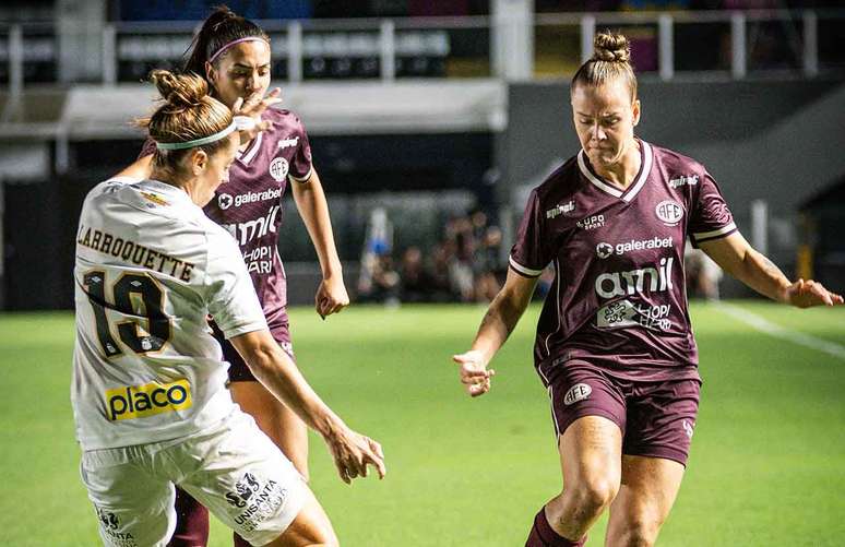 Santos fica no empate com a Ferrovi&aacute;ria &ndash;