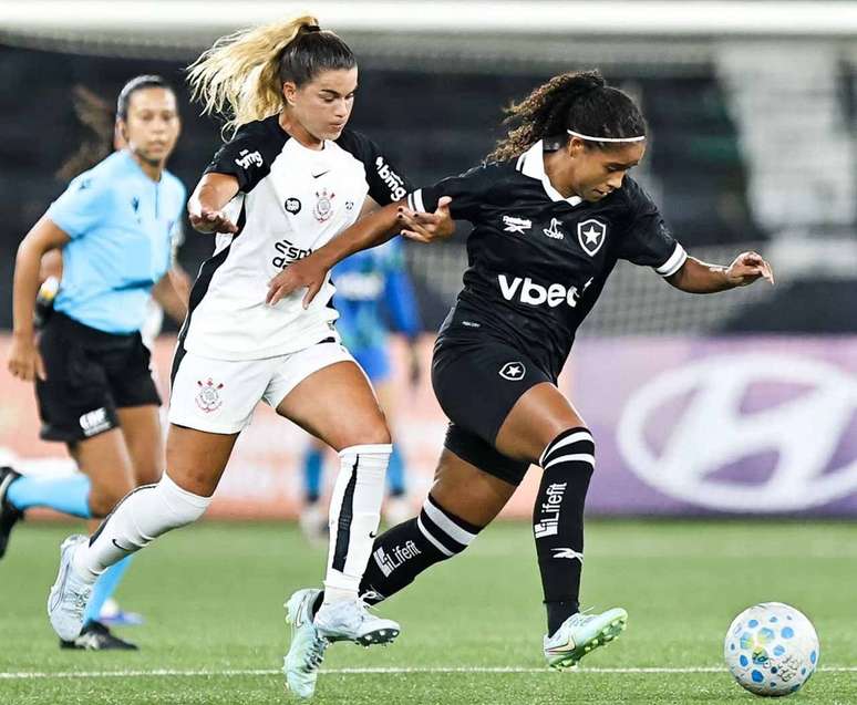 Botafogo lutou mas n&atilde;o conseguiu superar um Corinthians muito superior &ndash;