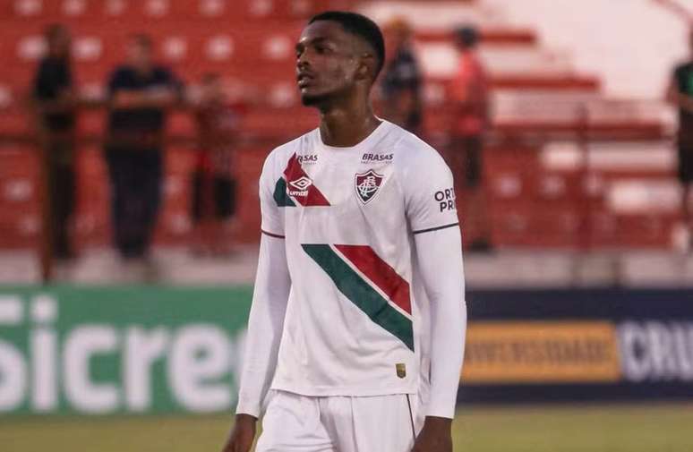 Loiola em a&ccedil;&atilde;o pelo sub-20 do Fluminense-