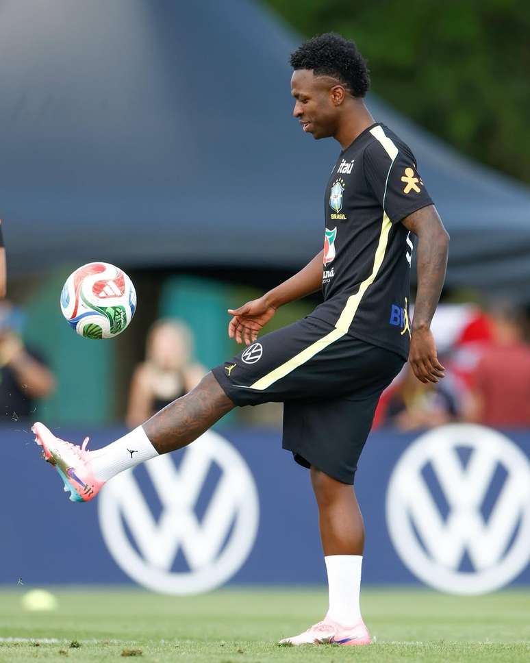 வினி ஜூனியர் -